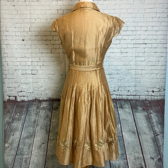 Kay Unger Gold Cap Sleeve Fit And Flare Silk Dress With Floral Hem Detail Size 8 - Picture 11 of 14